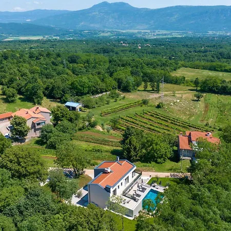 Amazing In With Kitchen Holiday home *