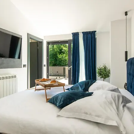 Holiday home Amazing In With Kitchen Nedescina