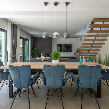 Amazing In With Kitchen