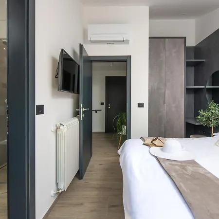Amazing In With Kitchen Holiday home
