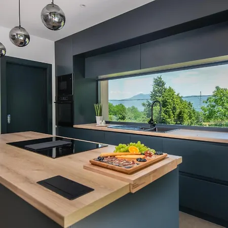 Amazing In With Kitchen *